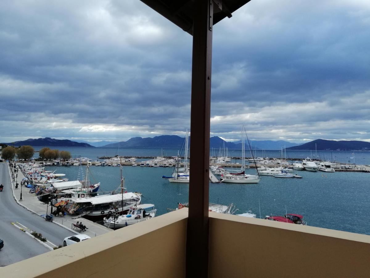 Aegina Port Apt 2-Διαμέρισμα Στο Λιμάνι Της Αίγινας 2 Bagian luar foto