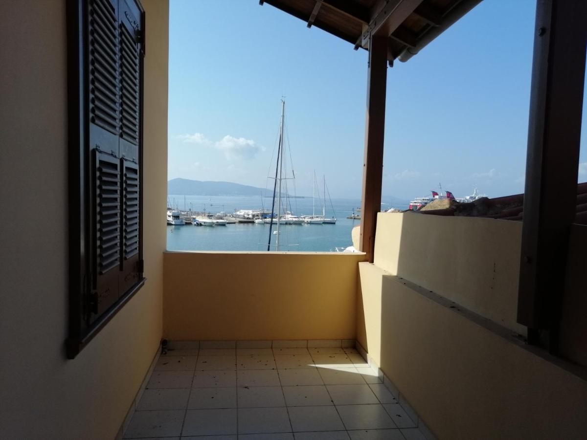 Aegina Port Apt 2-Διαμέρισμα Στο Λιμάνι Της Αίγινας 2 Bagian luar foto