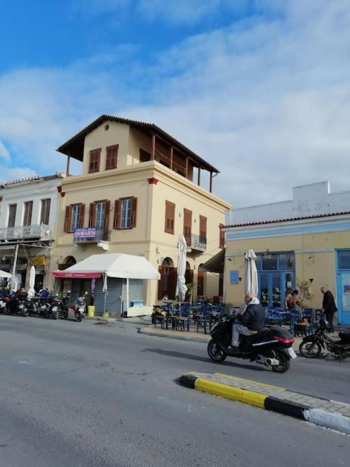 Aegina Port Apt 2-Διαμέρισμα Στο Λιμάνι Της Αίγινας 2 Bagian luar foto