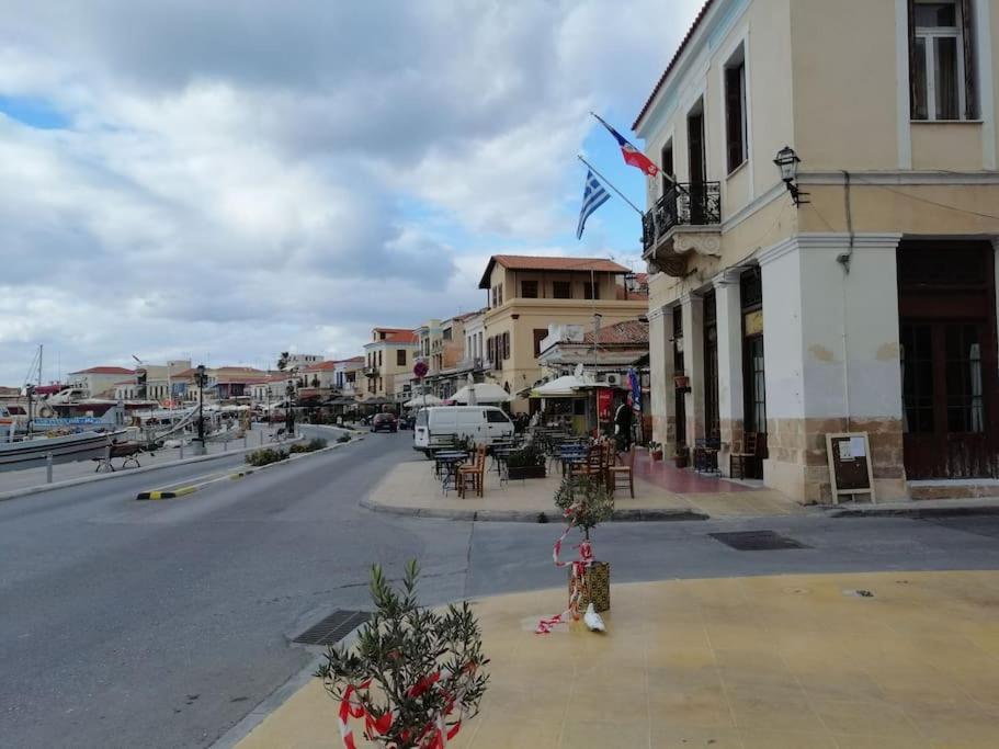 Aegina Port Apt 2-Διαμέρισμα Στο Λιμάνι Της Αίγινας 2 Bagian luar foto