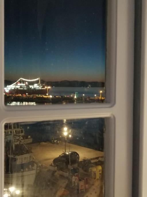 Aegina Port Apt 2-Διαμέρισμα Στο Λιμάνι Της Αίγινας 2 Bagian luar foto