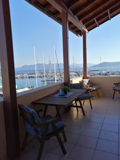 Aegina Port Apt 2-Διαμέρισμα Στο Λιμάνι Της Αίγινας 2 Bagian luar foto