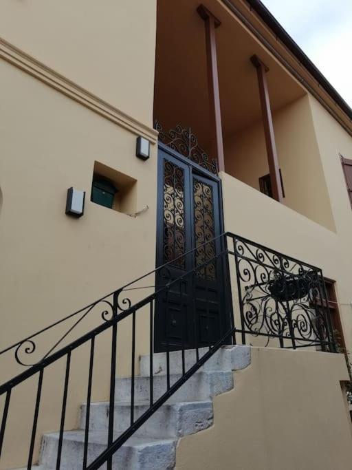 Aegina Port Apt 2-Διαμέρισμα Στο Λιμάνι Της Αίγινας 2 Bagian luar foto